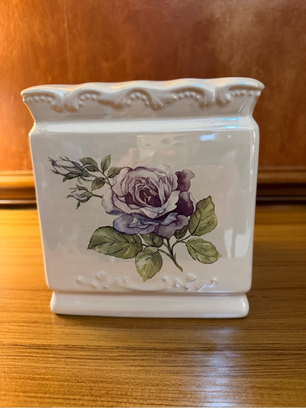 CROSCILL MARSEILLES PURPLE AMETHYST SAGE FLORAL (1) TISSUE BOX COVER 6x6.5